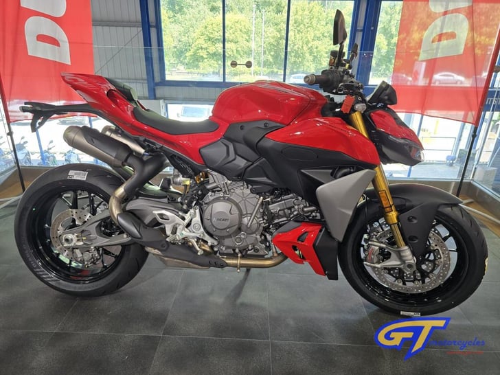 DUCATI STREETFIGHTER V2 S