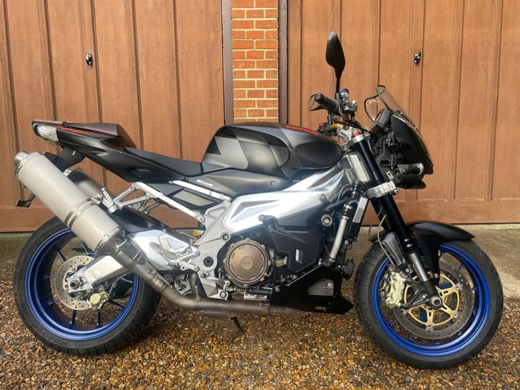 APRILIA TUONO 1000