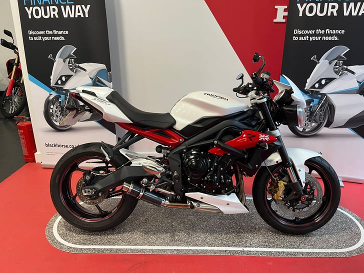Triumph STREET TRIPLE 675 R ABS