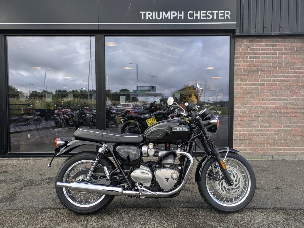 Used Triumph BONNEVILLE BONNEVILLE T120 for sale in Deeside