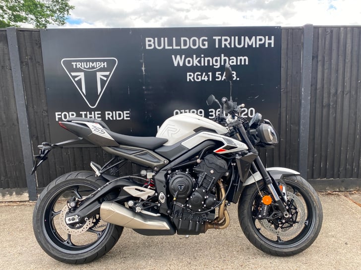 Triumph STREET TRIPLE R