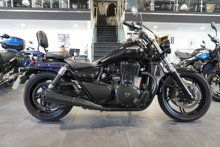 Triumph THUNDERBIRD STORM