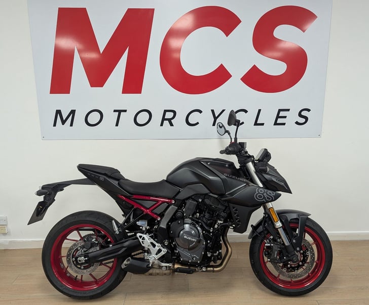 Suzuki GSX-8S 800