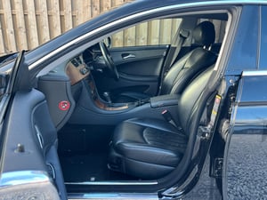 Used Mercedes-Benz 3.0 CLS320 CDI COUPE 7G-TRONIC 4DR 3.0 CLS320 CDI COUPE 7G-TRONIC 4DR for sale in Chesterfield | Image 2