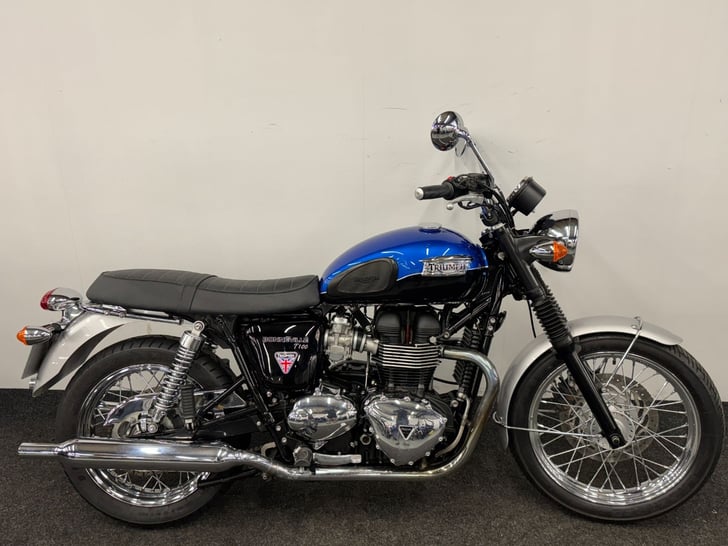Triumph BONNEVILLE T100