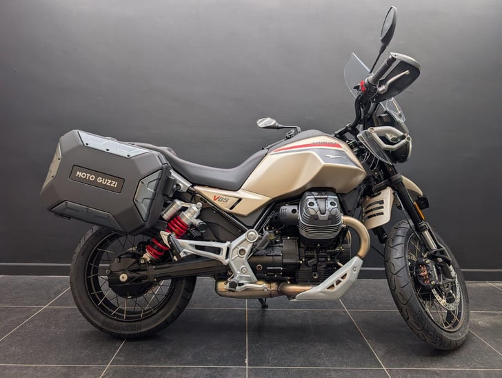 Moto Guzzi V85 850 TT TRAVEL