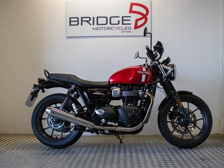 Triumph STREET TWIN