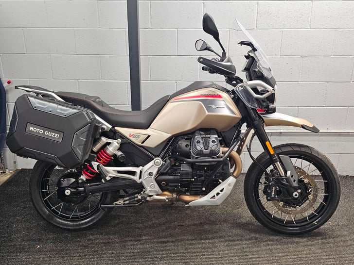 Moto Guzzi V85 TT Travel
