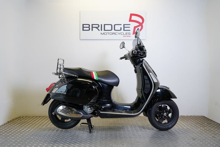 Piaggio GTS SUPER 300