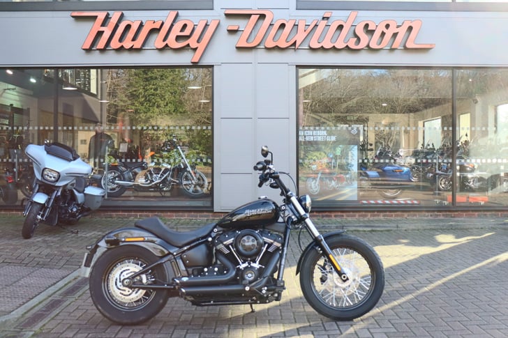 Harley-Davidson SOFTAIL FXBB STREET BOB