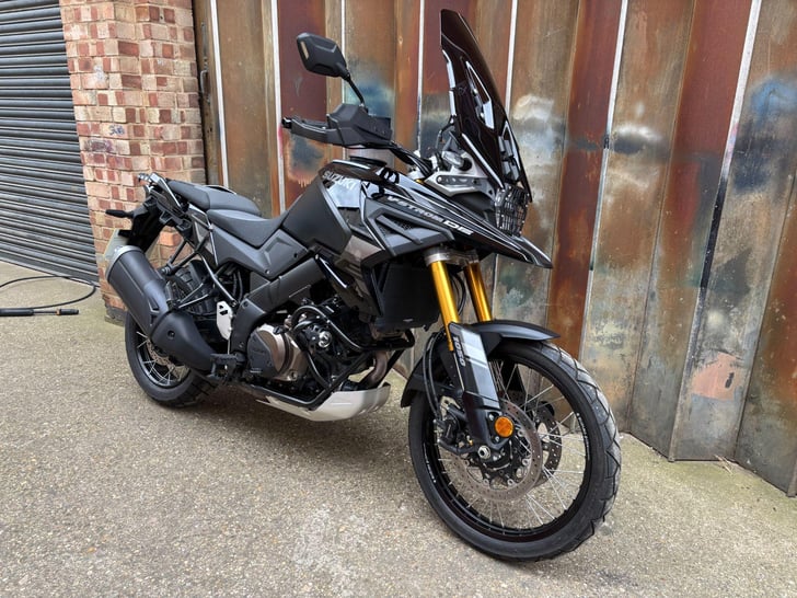 Suzuki V-STROM 1050DE