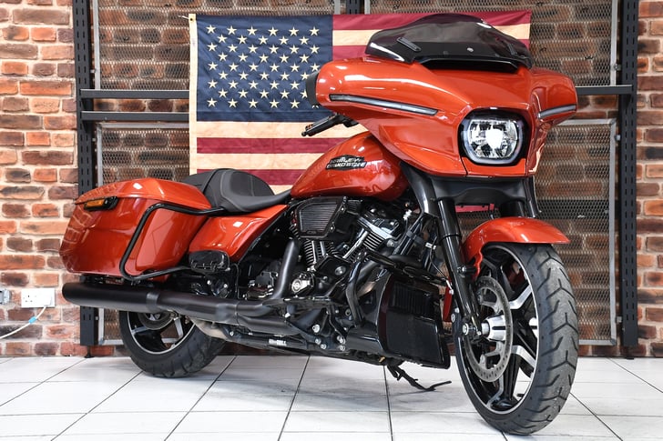 Harley-Davidson STREET GLIDE