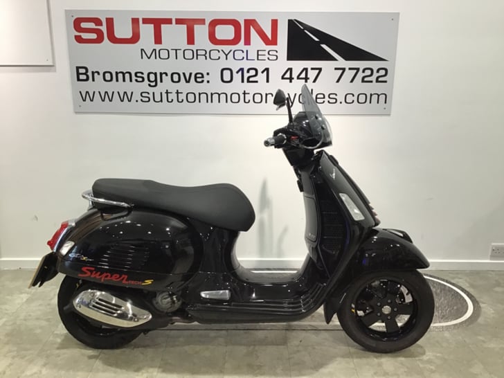 Vespa GTS 300 hpe Supertech