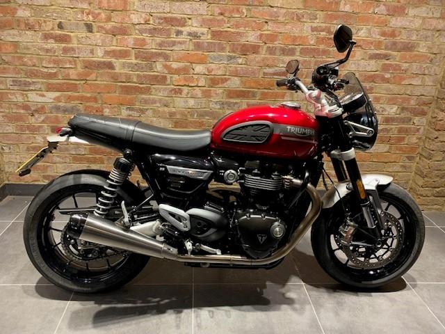 TRIUMPH SPEED TWIN 1200