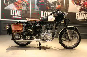 Used Royal Enfield BULLET BULLET 500 CLASSIC for sale in Watford | Image 2