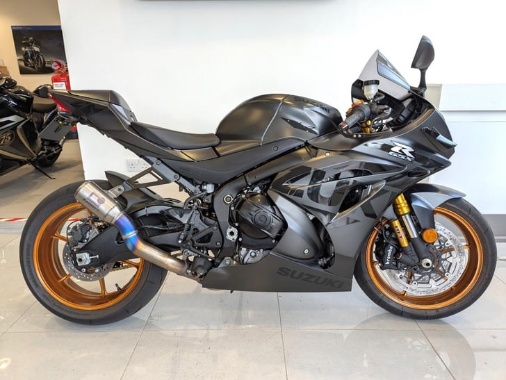Suzuki GSXR1000RAM1