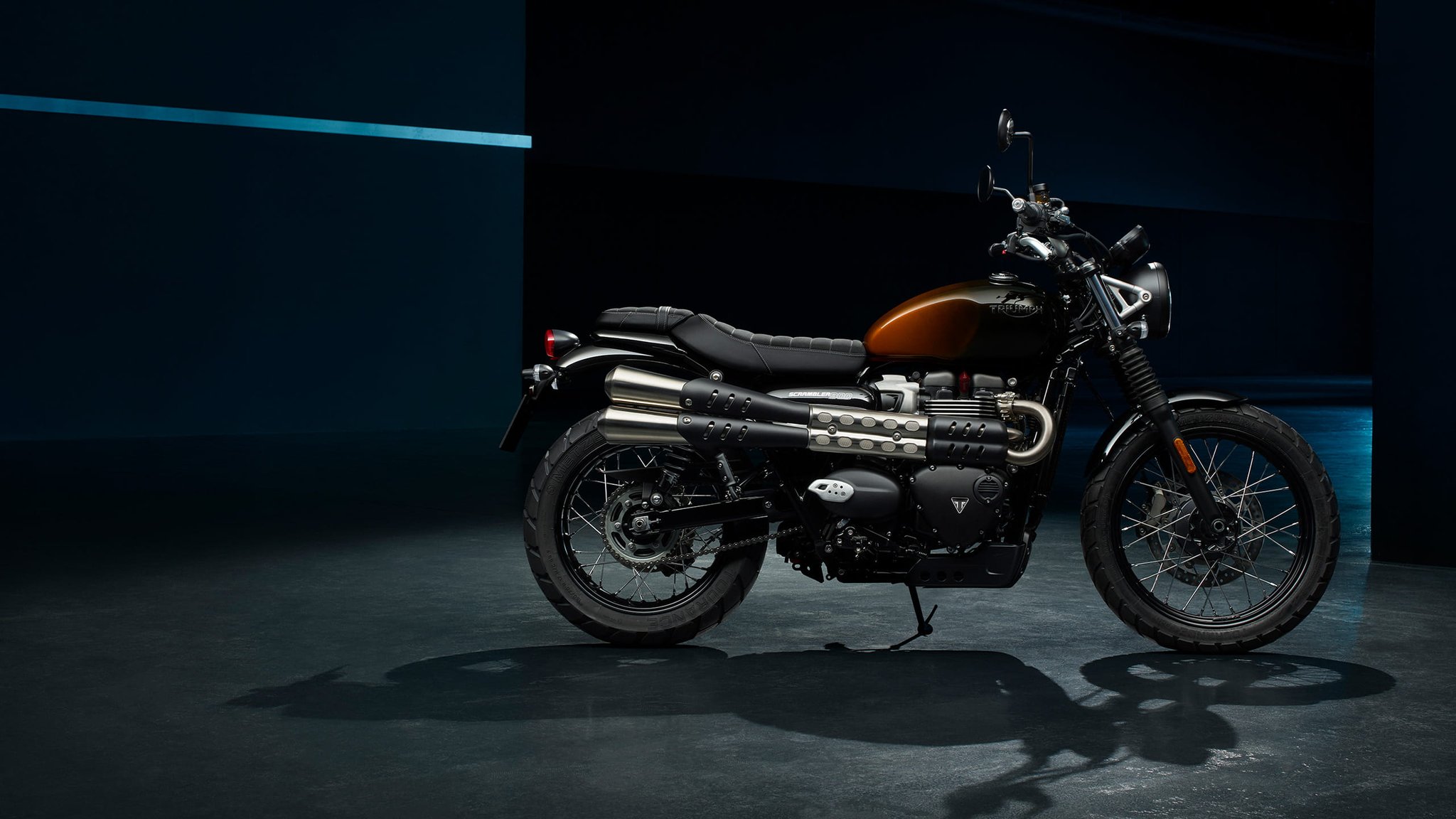 Triumph Bonneville Scrambler 900 Stealth Edition
