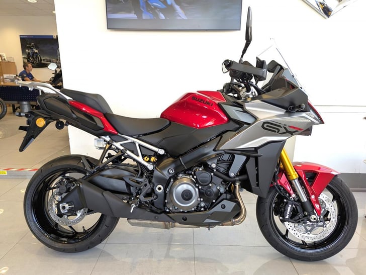 Suzuki GSX-S1000GX+