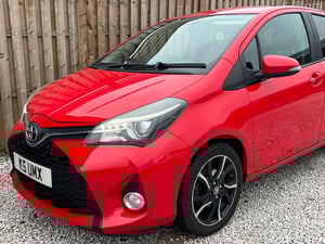 Used Toyota YARIS YARIS 1.33 DUAL VVT-I SPORT EURO 5 5DR EURO 5 for sale in Chesterfield | Image 2