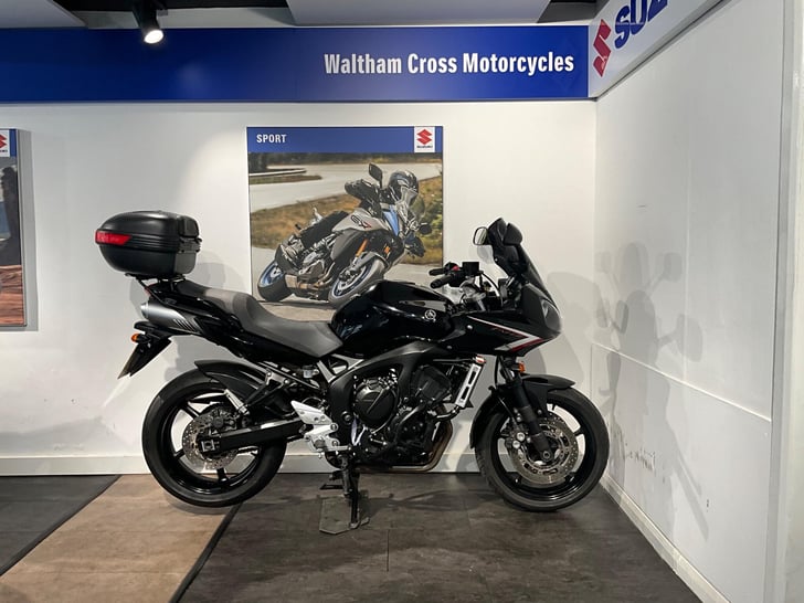 Yamaha FZ6 FAZER 600 S2