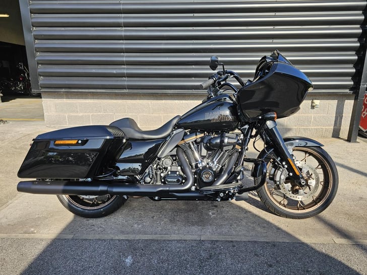 Harley-Davidson ROAD GLIDE ST