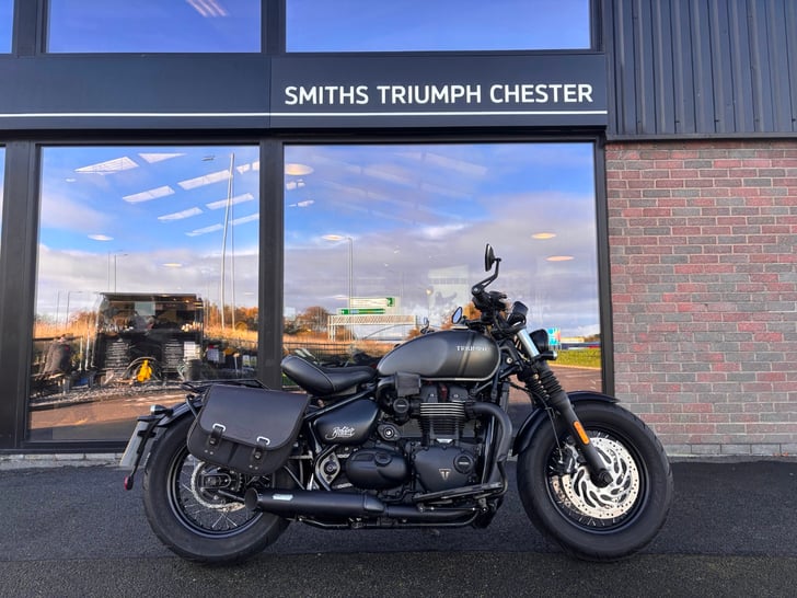 Triumph BOBBER BLACK