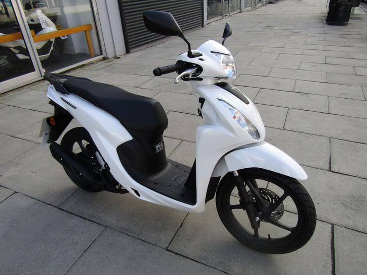 Here's a photo of the HONDA VISION 110 CVT V-BELT, currently available for sale