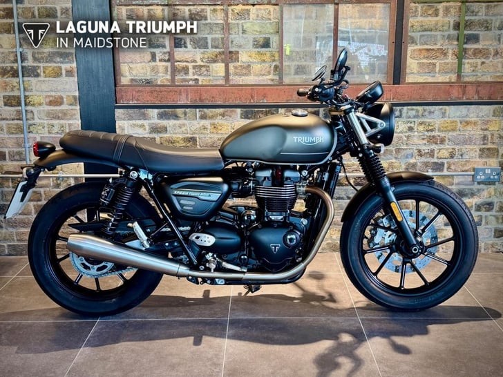 Triumph STREET TWIN 900 