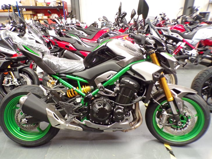 Kawasaki Z900 SE PERFORMANCE