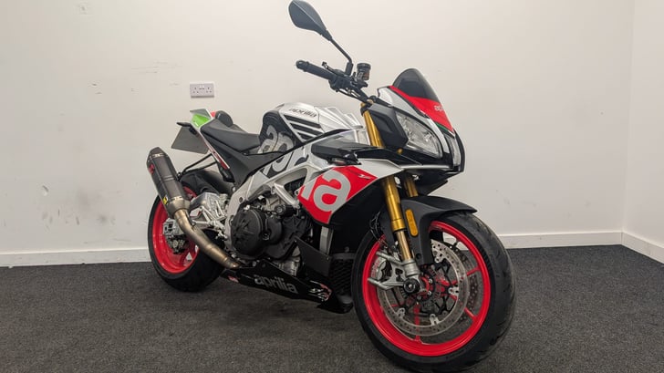 Aprilia TUONO V4 1100 FACTORY