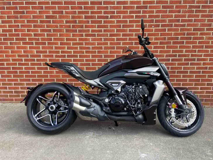 Ducati XDIAVEL V4