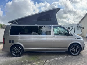 Used Volkswagen TRANSPORTER TRANSPORTER for sale in Preston | Image 2