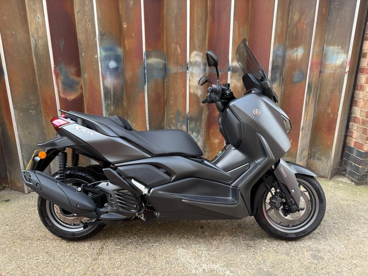 YAMAHA XMAX 125 CVT