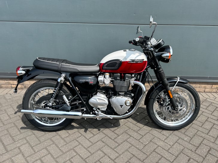 TRIUMPH BONNEVILLE T120