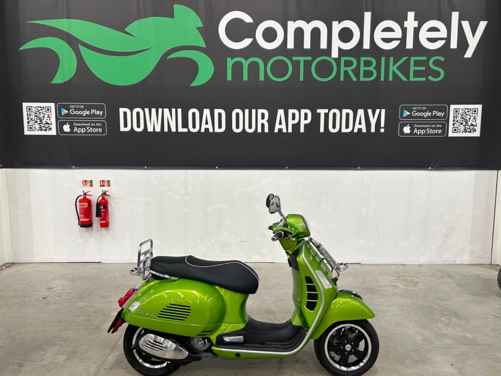 Used Piaggio VESPA GTS SUPER 300 VESPA GTS SUPER 300 for sale in Hinckley