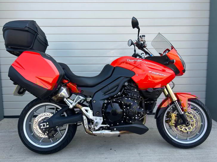 Triumph TIGER 1050