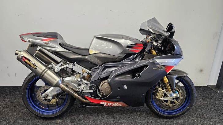 Aprilia RSV1000 R