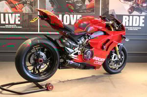 Used Ducati PANIGALE V4S PANIGALE V4S 1103 for sale in Watford | Image 2