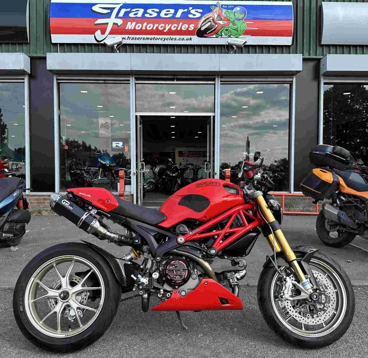 Ducati M1100S 