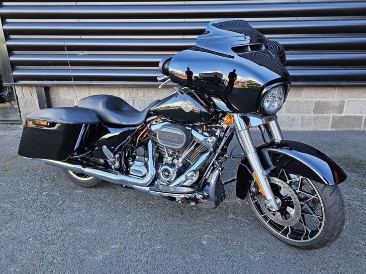 Harley-Davidson STREET GLIDE 114 