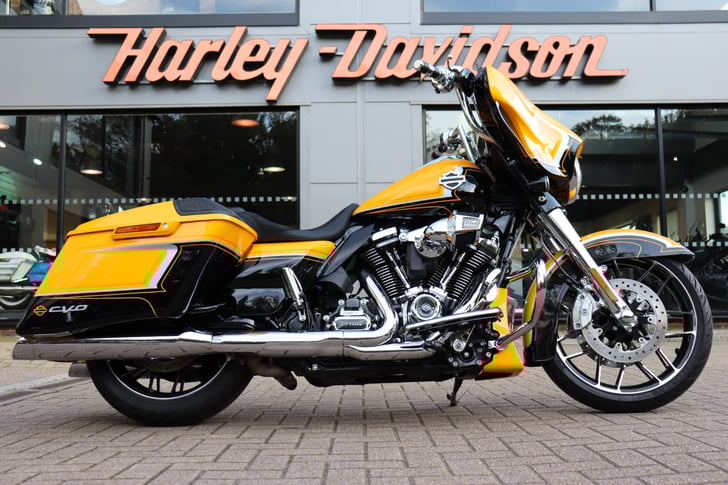 Harley-Davidson CVO FLHXSE STREET GLIDE