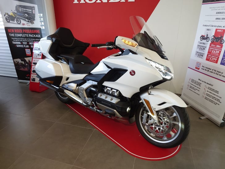 Honda GL1800 GOLD WING TOUR DCT