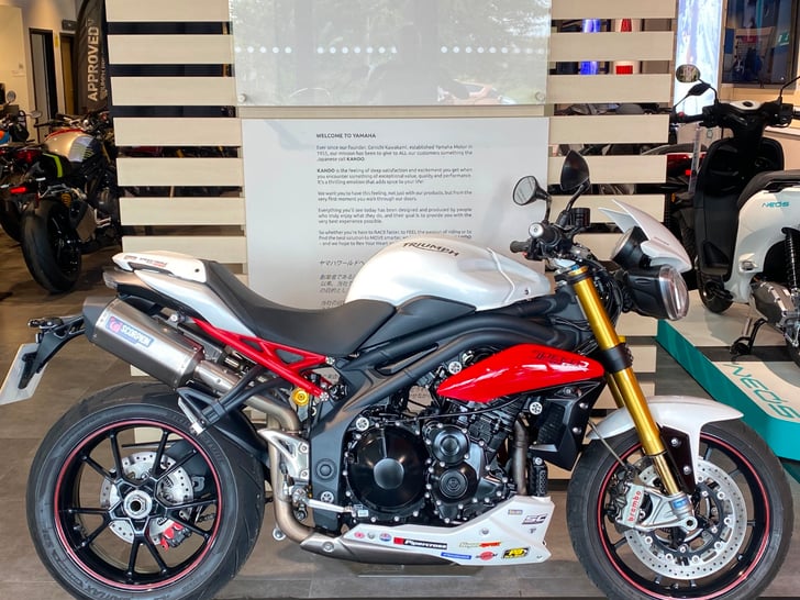 Triumph SPEED TRIPLE R