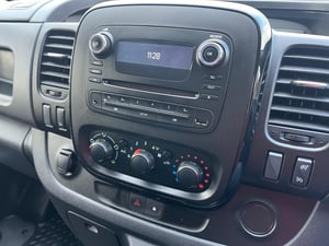 Used Vauxhall VIVARO VIVARO 1.6 CDTI 2700 SPORTIVE L1 H1 EURO 6 5DR for sale in Chesterfield | Image 2