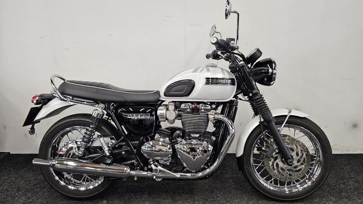 Triumph Bonneville T120 Diamond Edition