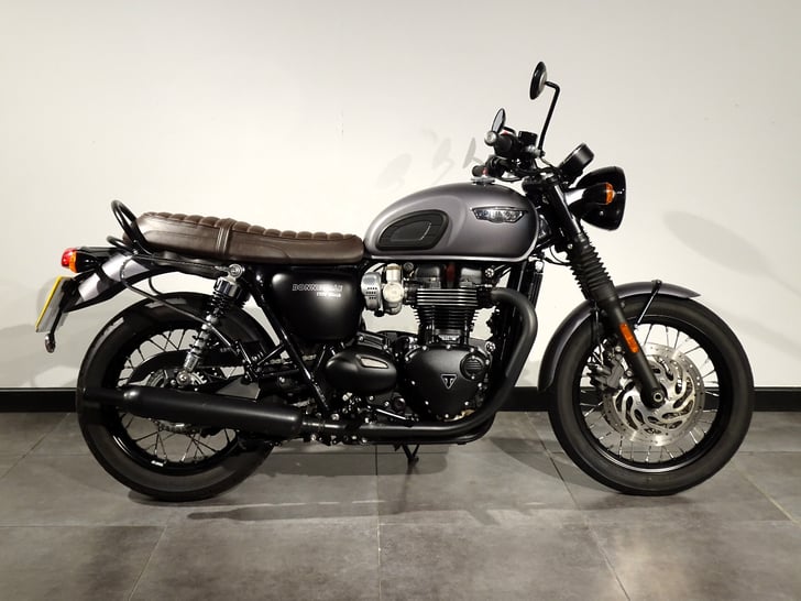 Triumph BONNEVILLE T120 BLACK