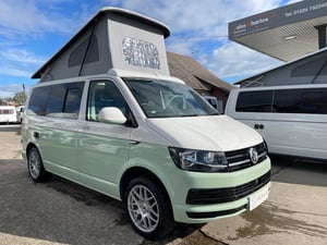 Used Volkswagen TRANSPORTER TRANSPORTER for sale in Preston | Image 2