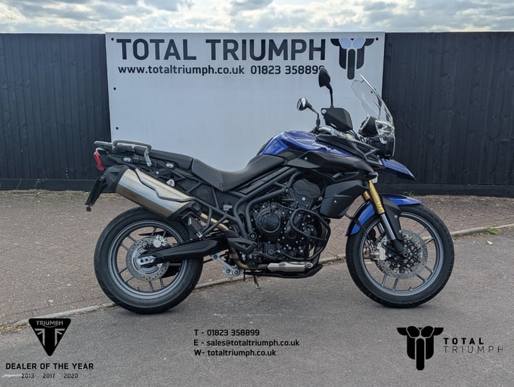TRIUMPH TIGER 800