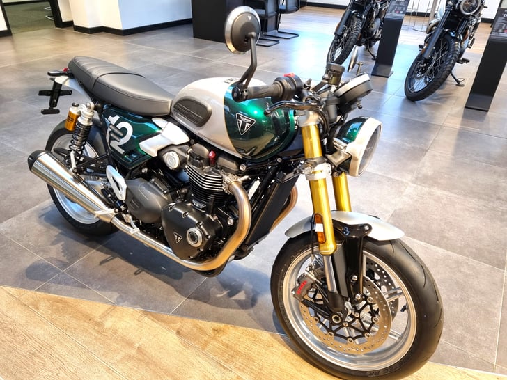 Triumph SPEED TWIN 1200 CAFE RACER EDITION