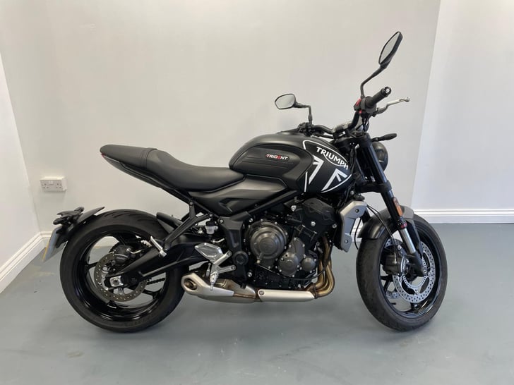 TRIUMPH TRIDENT 660
